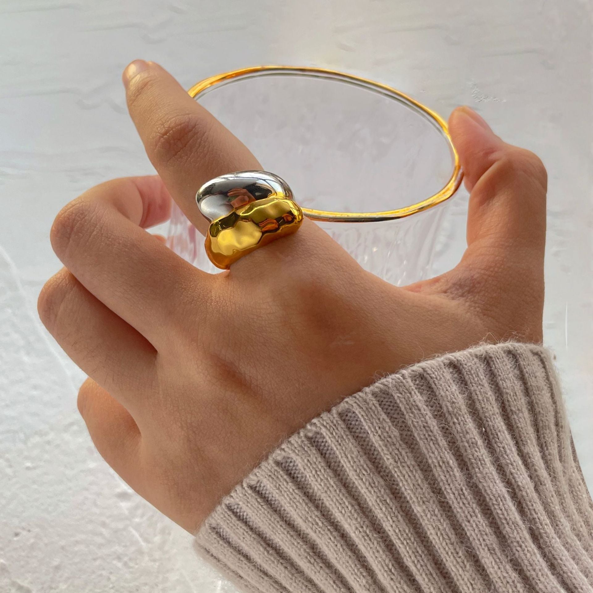 Anillos abiertos chapados en acero inoxidable 304 con diseño geométrico clásico, estilo glamuroso y sencillo.