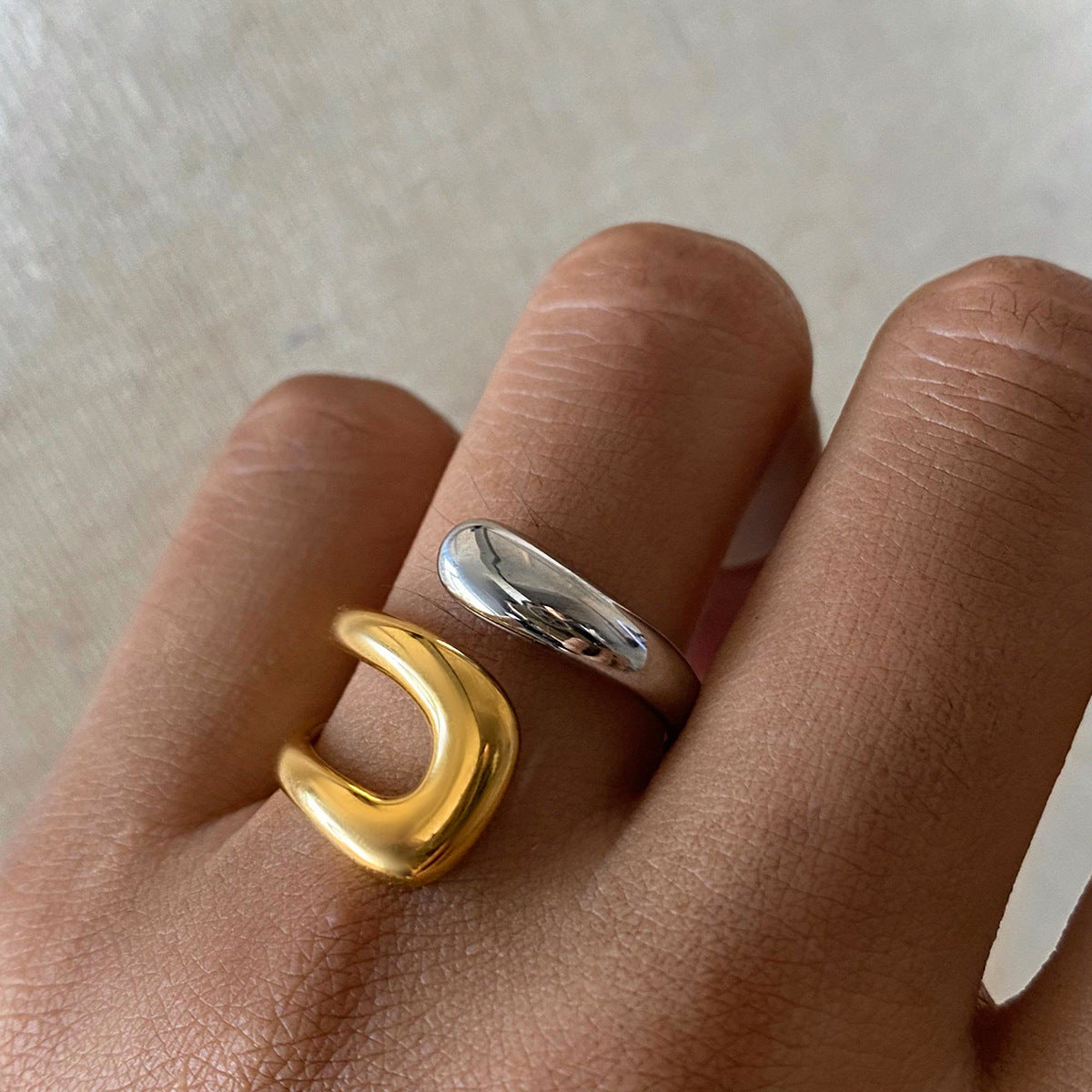 Anillos abiertos chapados en acero inoxidable 304 con diseño geométrico clásico, estilo glamuroso y sencillo.