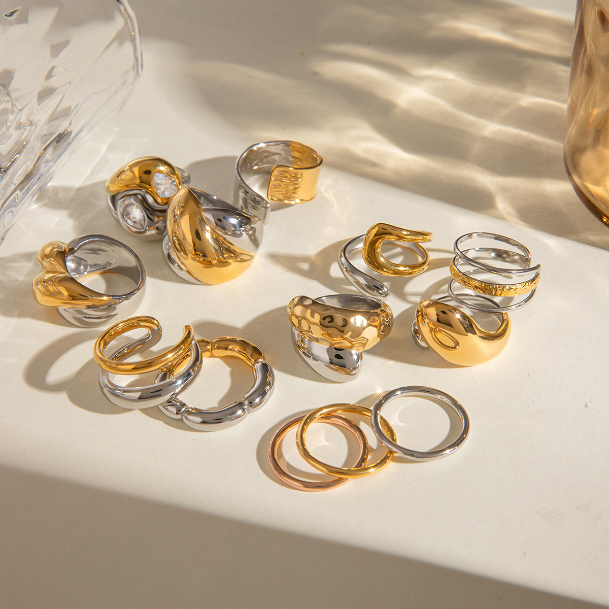 Anillos abiertos chapados en acero inoxidable 304 con diseño geométrico clásico, estilo glamuroso y sencillo.