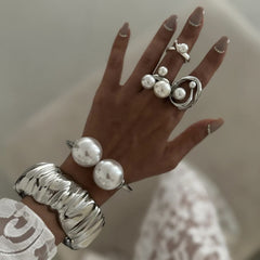 Brazalete de aleación de color sólido de estilo clásico y sencillo al por mayor