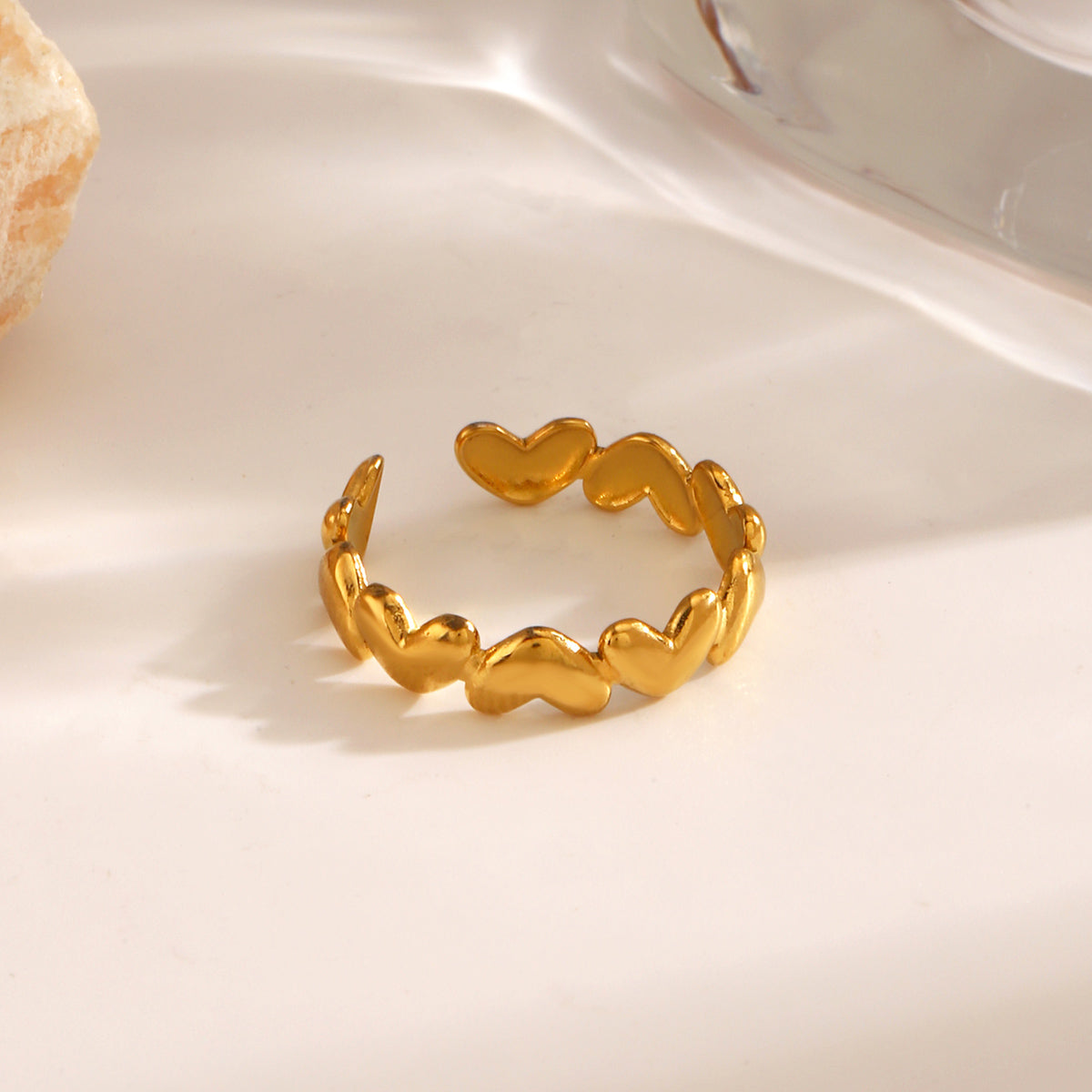 Anillos abiertos chapados en oro de 18 quilates de acero inoxidable 304 con forma de corazón, estilo clásico y sencillo, venta al por mayor