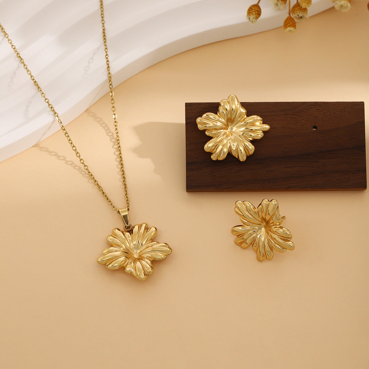 Conjunto de joyería elegante de acero inoxidable chapado en forma de corazón, geométrico, retro, con flores, venta al por mayor
