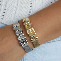 Pulseras con letras bañadas en oro de 18 quilates y cobre