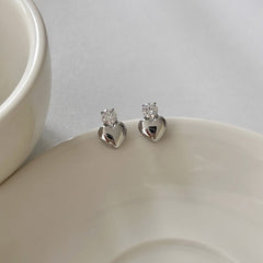 1 par de pendientes de aleación con incrustaciones de diamantes de imitación, estilo francés, estilo coreano, sencillos, con forma de corazón 