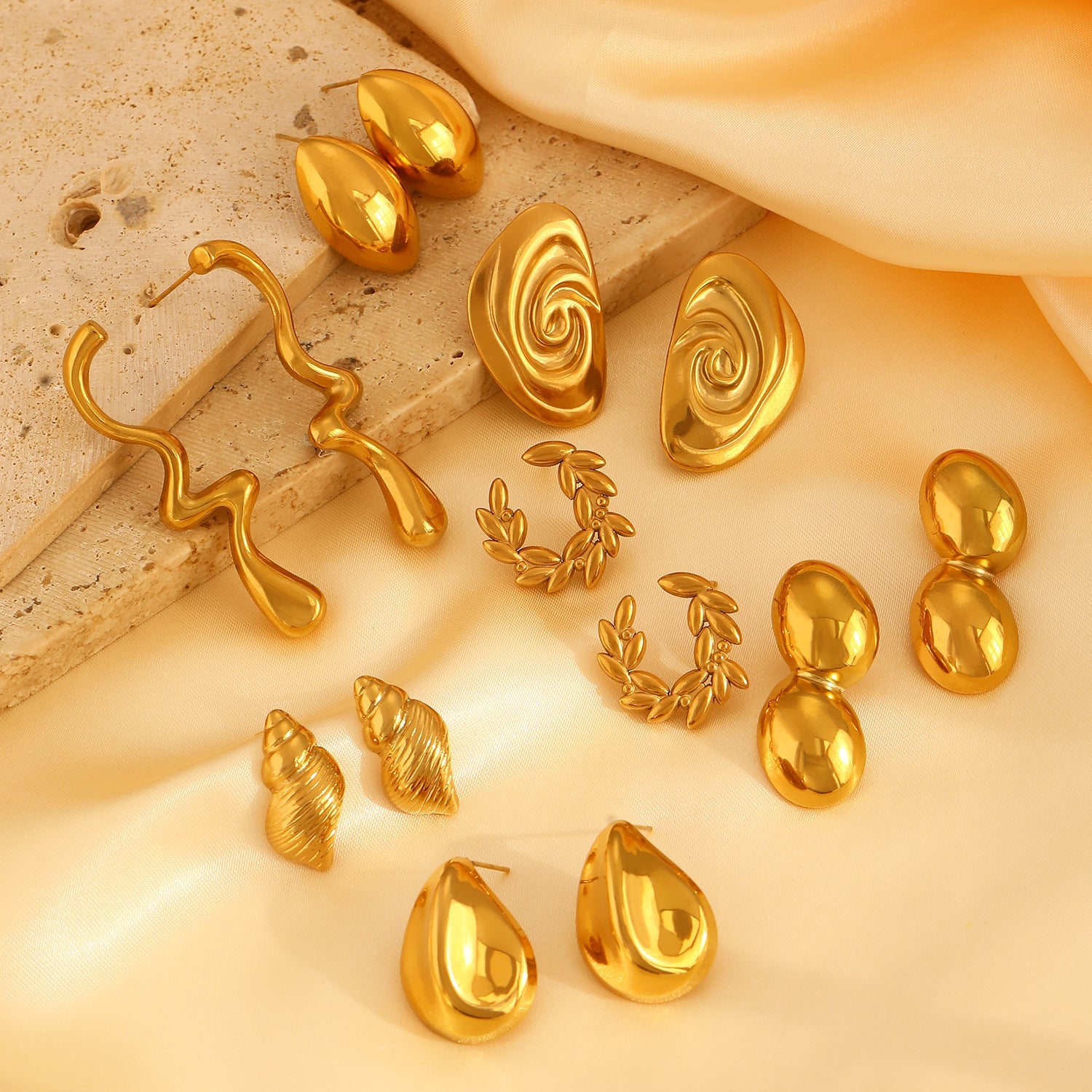 1 par de pendientes geométricos de estilo retro simple de acero inoxidable 304 chapados en oro de 18 quilates. 