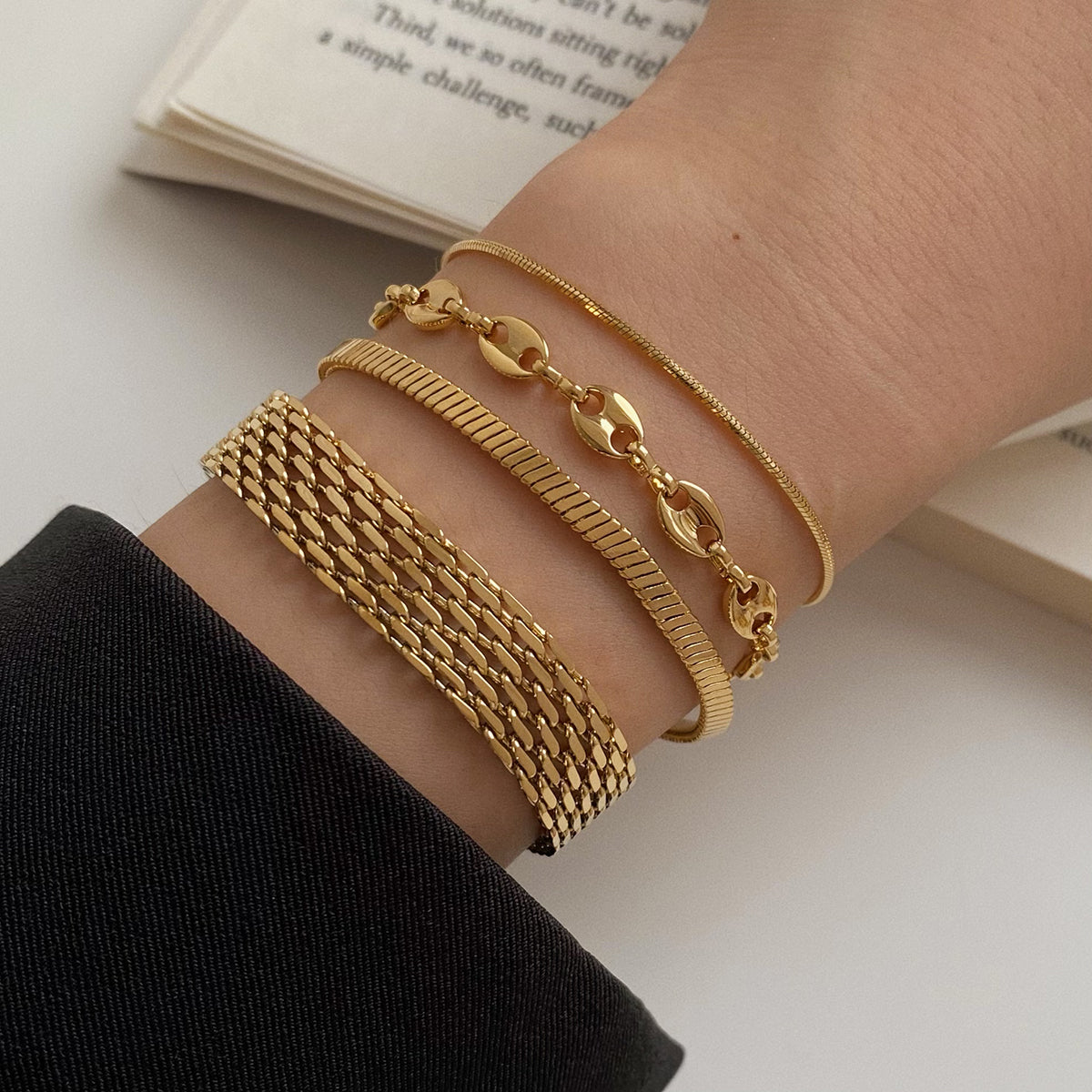 Pulseras de acero inoxidable 304 con diseño geométrico de estilo sencillo, bañadas en oro blanco de 16 quilates, disponibles a granel.