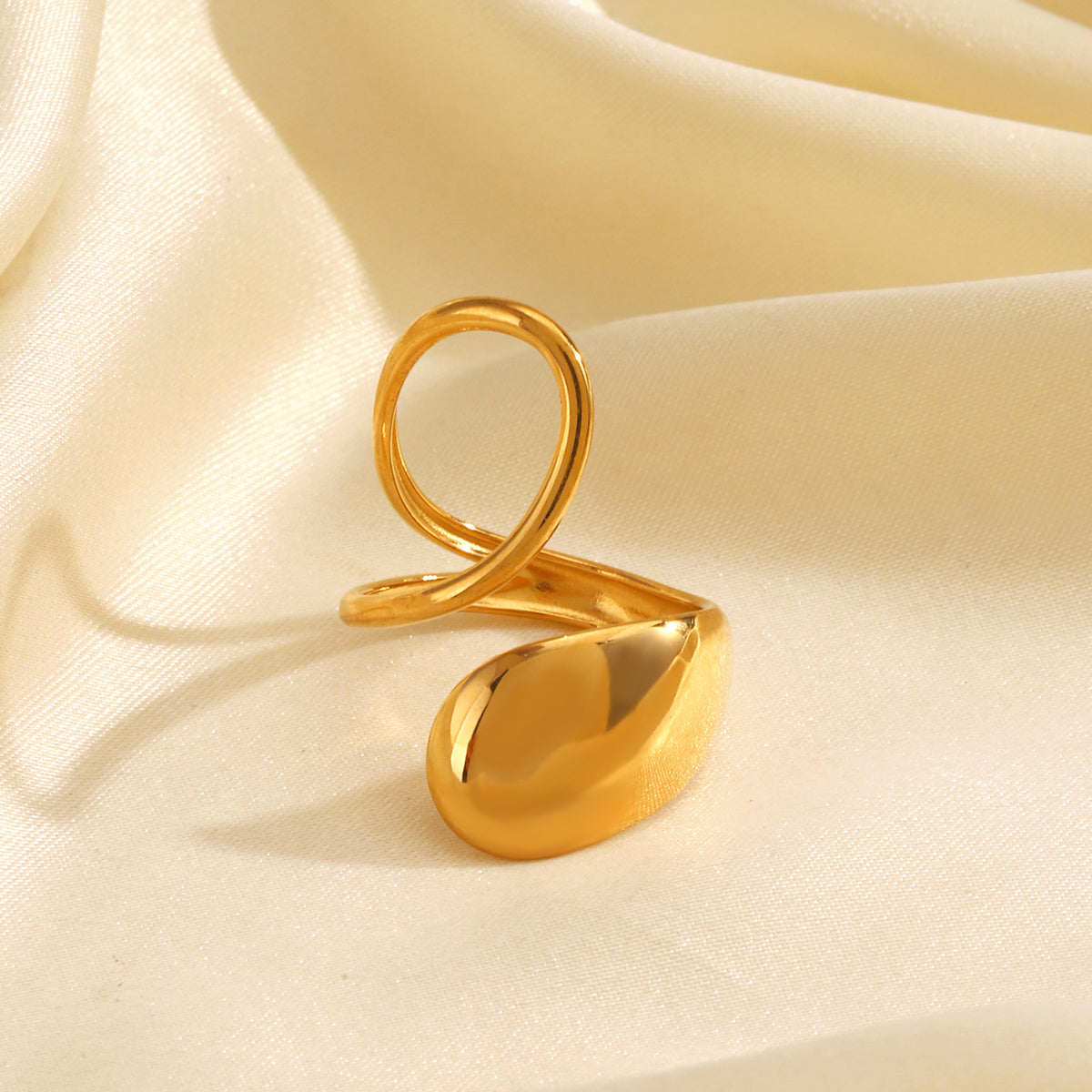Anillos de acero inoxidable 304 chapados en oro de 18 quilates con diseño ovalado estilo IG.