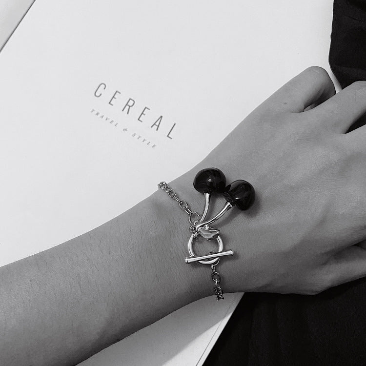 Collar de cereza negra para mujer, cadena de clavícula de chica oscura, estilo coreano, collar retro de celebridades de Internet, joyería 