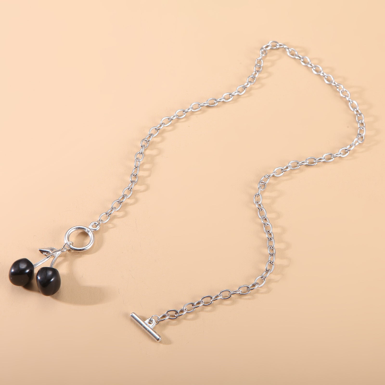 Collar de cereza negra para mujer, cadena de clavícula de chica oscura, estilo coreano, collar retro de celebridades de Internet, joyería 
