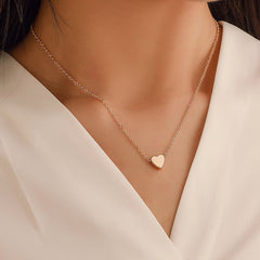 Collar pequeño con forma de corazón fresco, mini colgante tridimensional brillante de amor, cadena de clavícula femenina de alta calidad