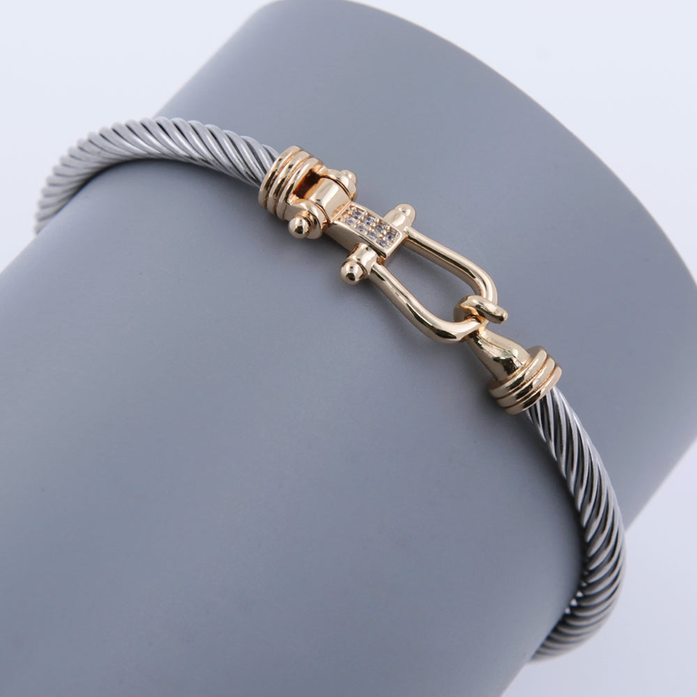 Brazalete de acero inoxidable 304 con circonitas chapadas en oro de 18 quilates, estilo hip-hop punk, con forma de U y raya espiral, disponible al por mayor.