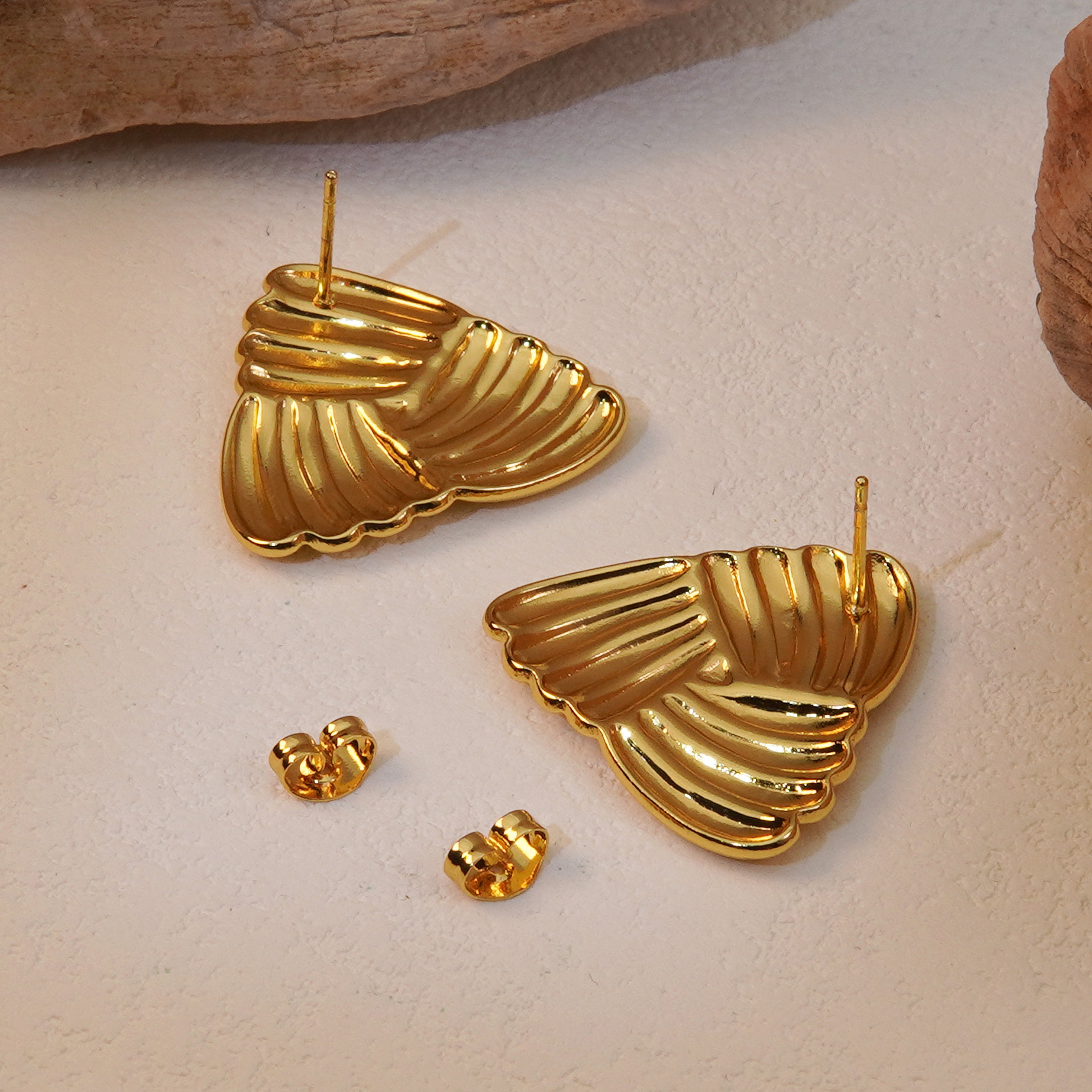 1 par de pendientes de acero inoxidable 304 con baño de oro de imitación y estilo simple triangular.