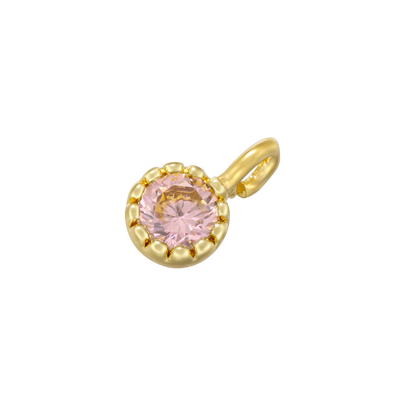 Colgantes pequeños hechos a mano con diamantes de colores y incrustaciones de cobre. 