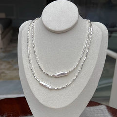 Collar de perlas barrocas naturales en barra de plata 