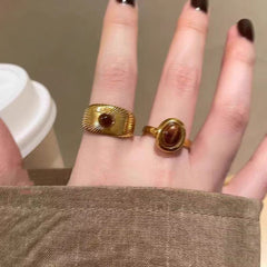 Anillo Maillard vintage de oro con girasol y ojo de tigre 