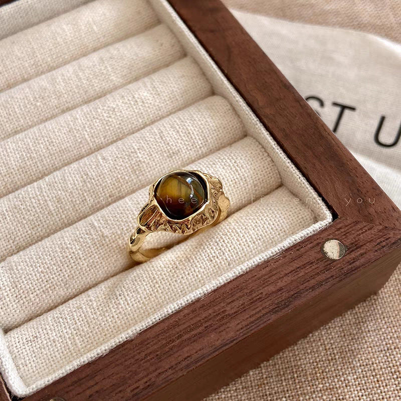 Anillo Maillard vintage de oro con girasol y ojo de tigre 