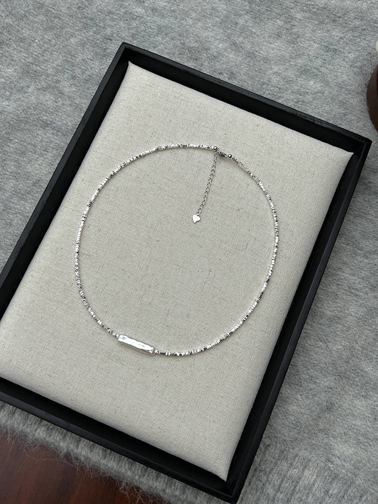 Collar de perlas barrocas naturales en barra de plata 