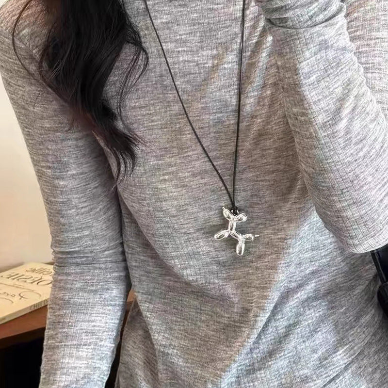 Collar negro de mujer con cadena de suéter larga en forma de U 