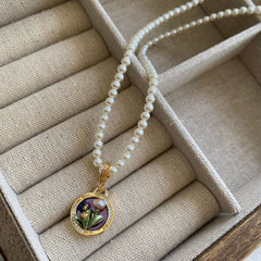Collar de perlas finas con colgante de agua dulce natural pintado al óleo para mujer 