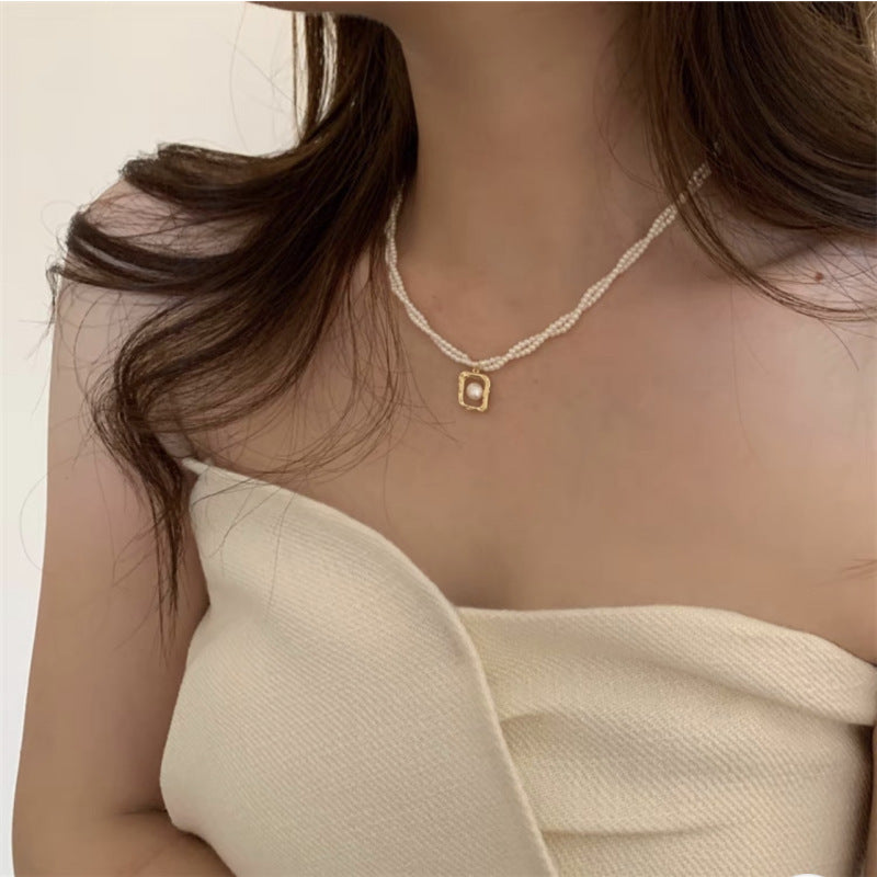 Cadena de clavícula de perla natural con doble cuello cuadrado 