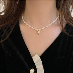 Cadena de clavícula de perla natural con doble cuello cuadrado 
