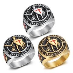 Anillo de acero de titanio chapado en oro para hombre con escudo de la Cruz Roja Templaria 