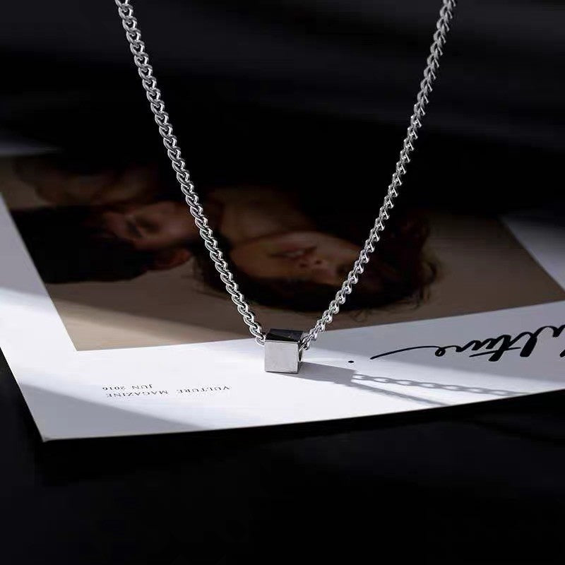 Collar de cadena cubana para hombre con circonitas cruzadas de acero y titanio 