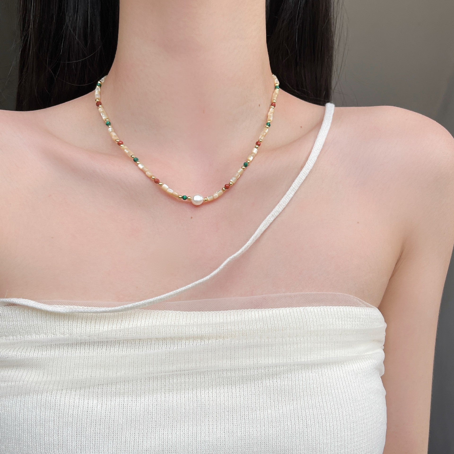 Collar de perlas de agua dulce de piedra natural con cadena de clavícula con cuentas 