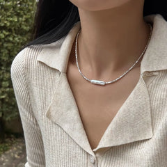 Collar de perlas barrocas naturales en barra de plata 