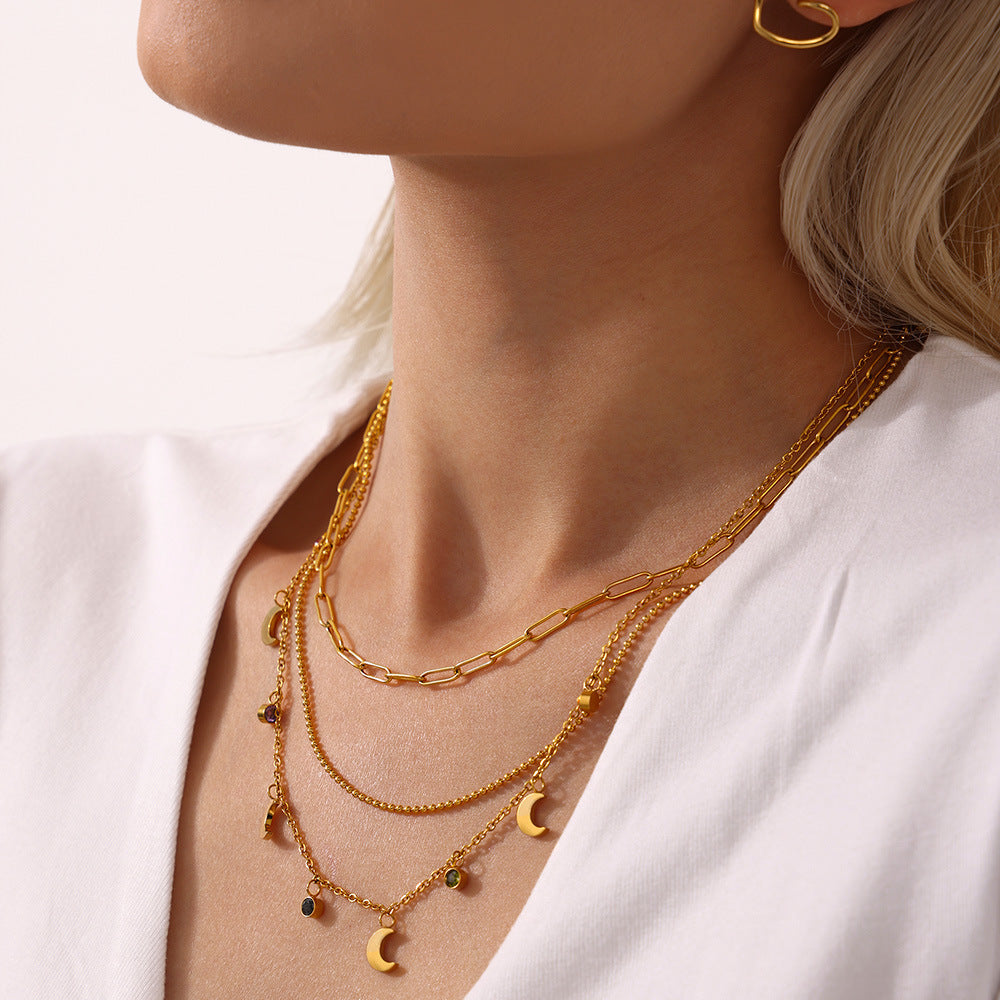 Collar de clavícula con forma de luna de acero inoxidable bañado en oro de 18 quilates y borlas de diamantes de imitación multicolor 