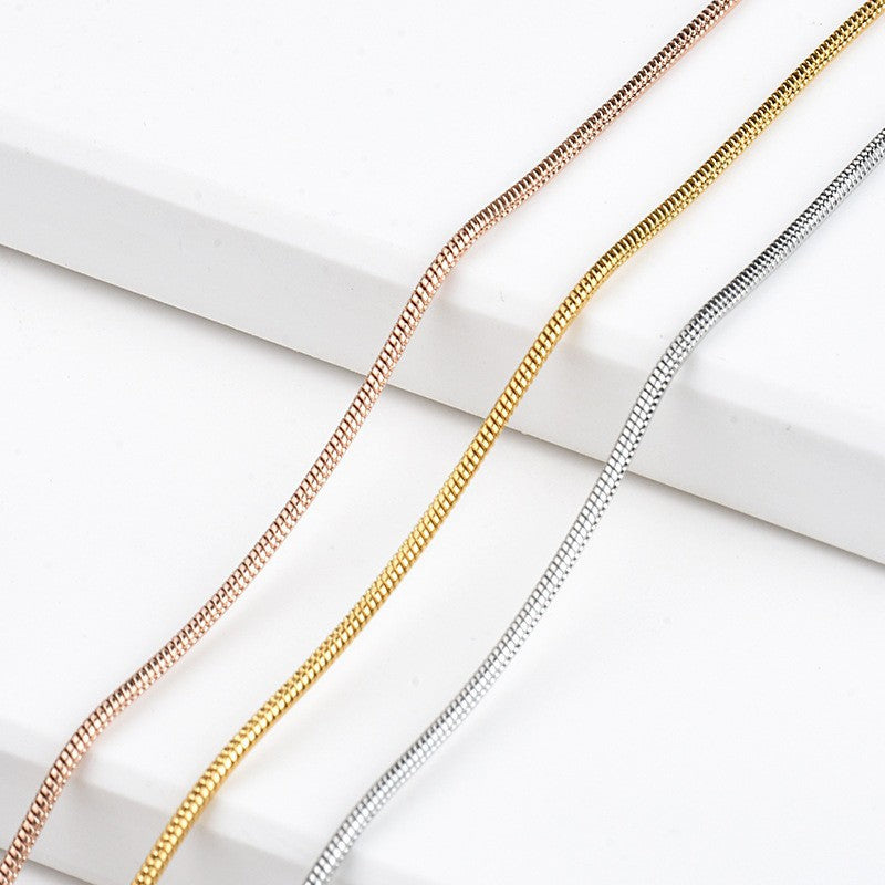 Collar de acero de titanio con cadena de hueso de serpiente redondo galvanizado al vacío 