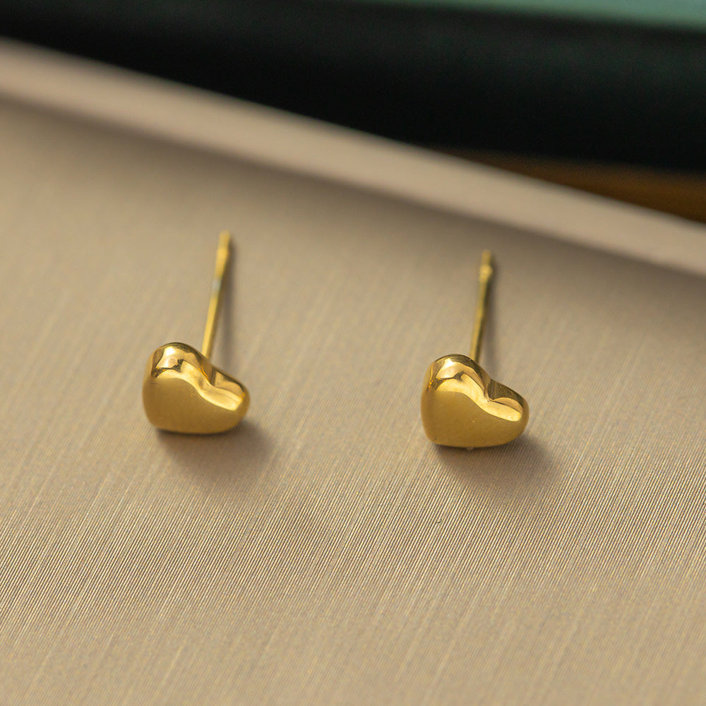 1 par de pendientes de acero de titanio chapados en forma de flor con forma de corazón y letras dulces 