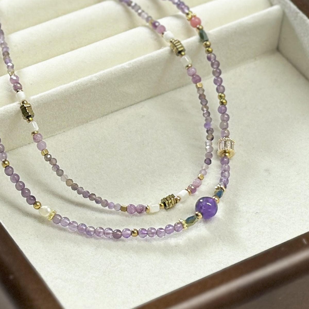 Collar de acero de titanio con cuentas de piedra natural de color morado mixto, cadena de clavícula apilada para mujer 