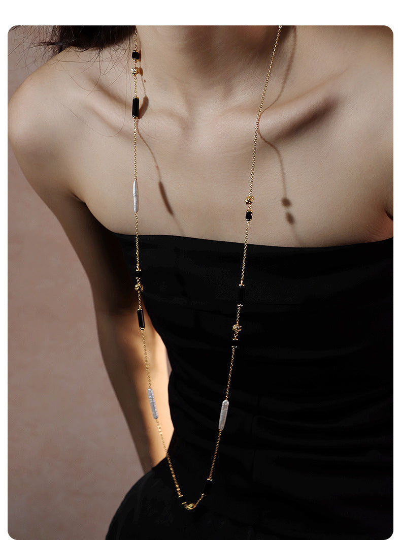 Collar de clavícula con cadena larga de ágata negra y perlas barrocas naturales 