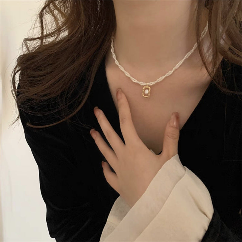 Cadena de clavícula de perla natural con doble cuello cuadrado 