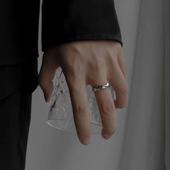 Anillo de aleación de línea metálica para hombre 