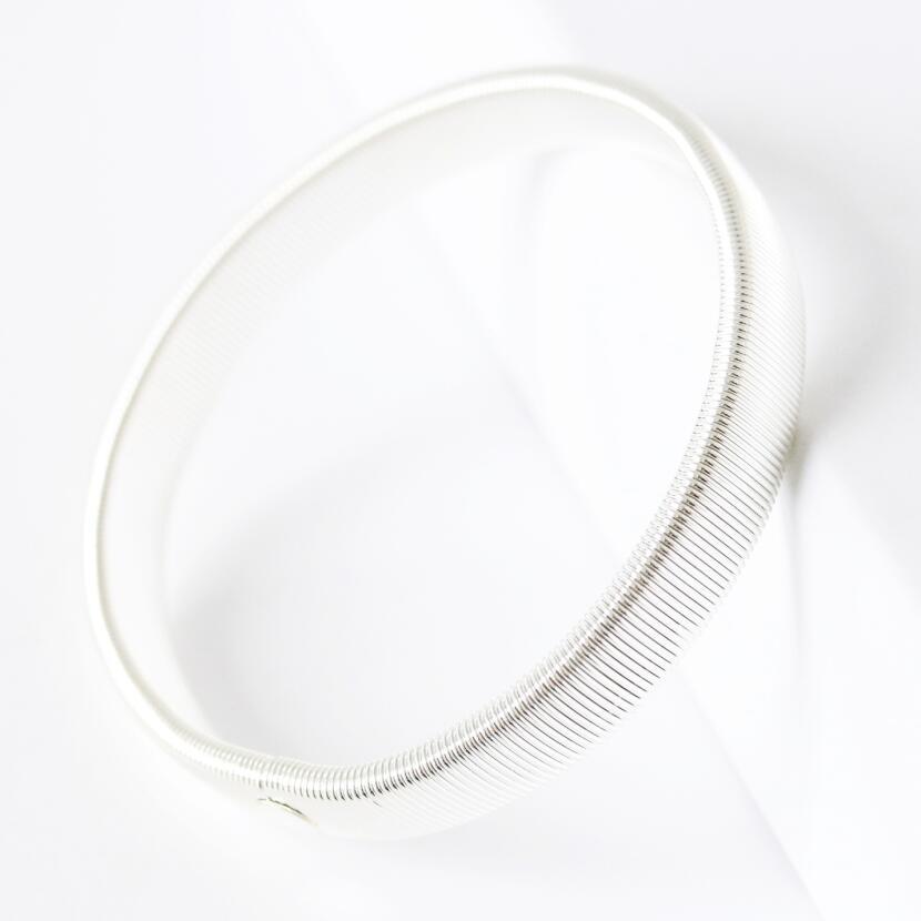 Pulsera de resorte de metal, la pulsera se puede estirar y elástica.