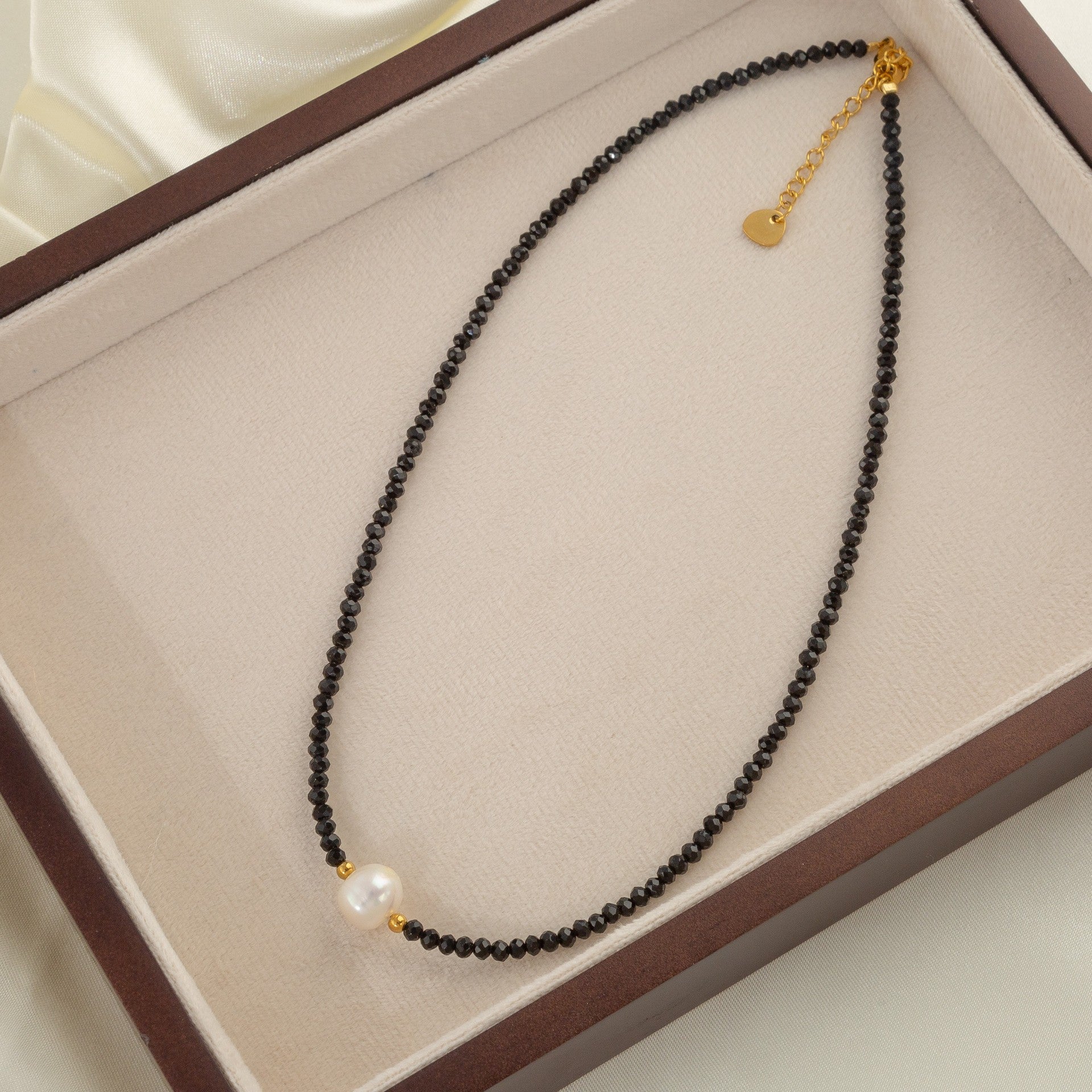 Collar de perlas de agua dulce de piedra natural con cadena de clavícula con cuentas 