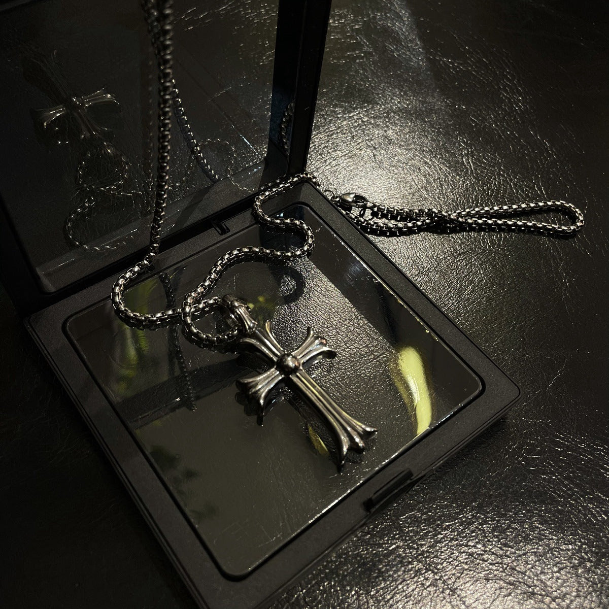 Collar de diamantes con forma de cruz, estilo hip hop, para hombre. 