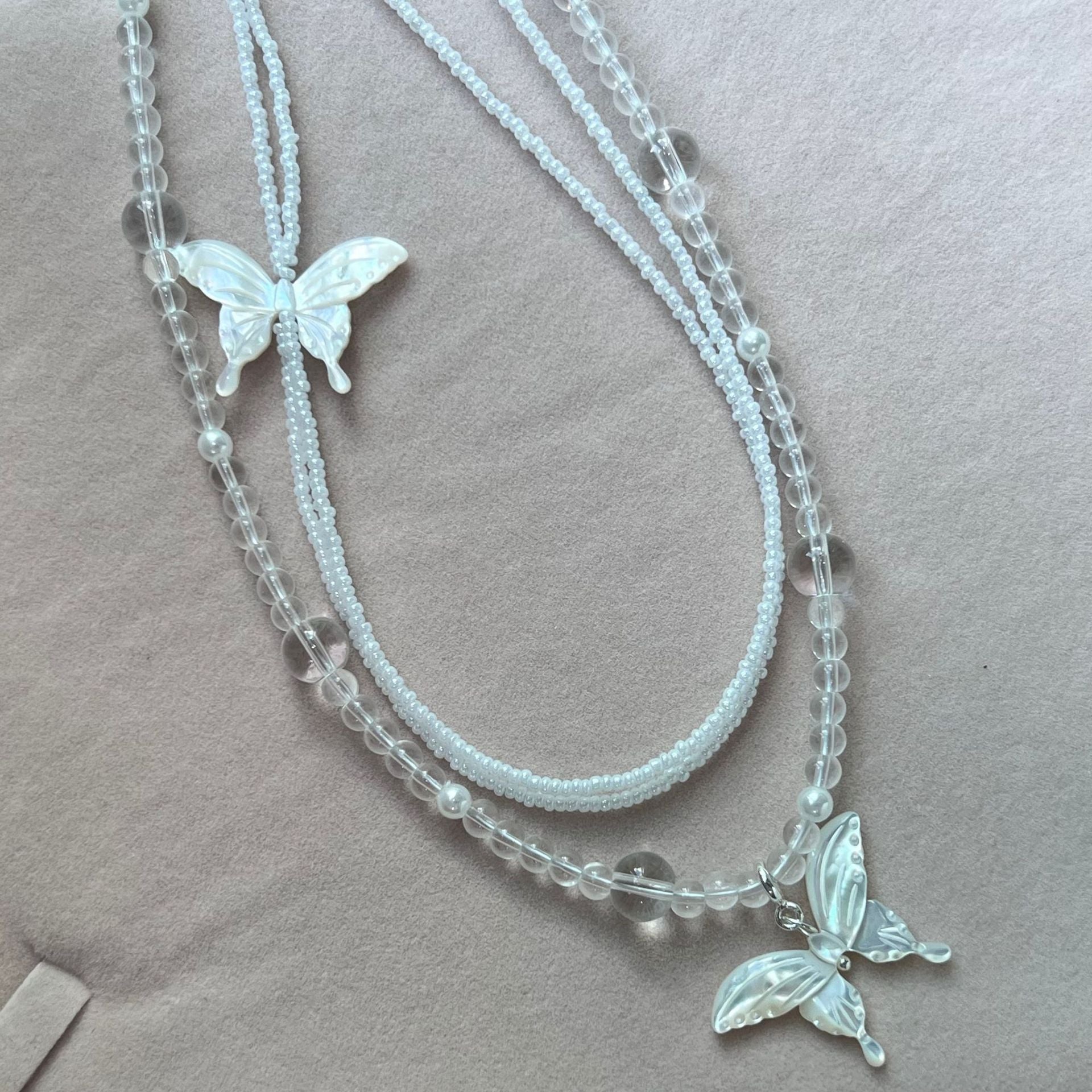 Collar de perlas de mijo mariposa con fritilaria blanca natural y cristal blanco transparente de doble capa para mujer 