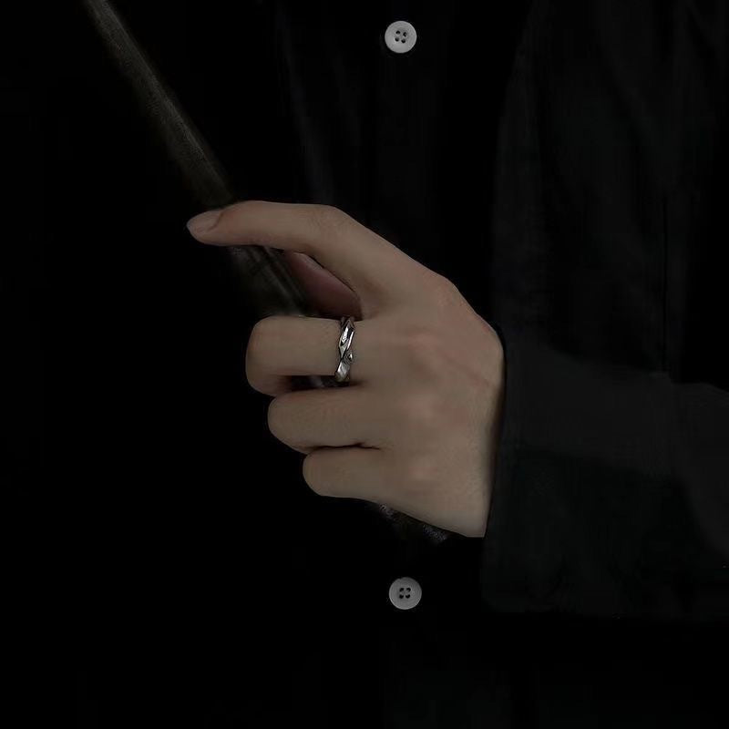Anillo de aleación de línea metálica para hombre 
