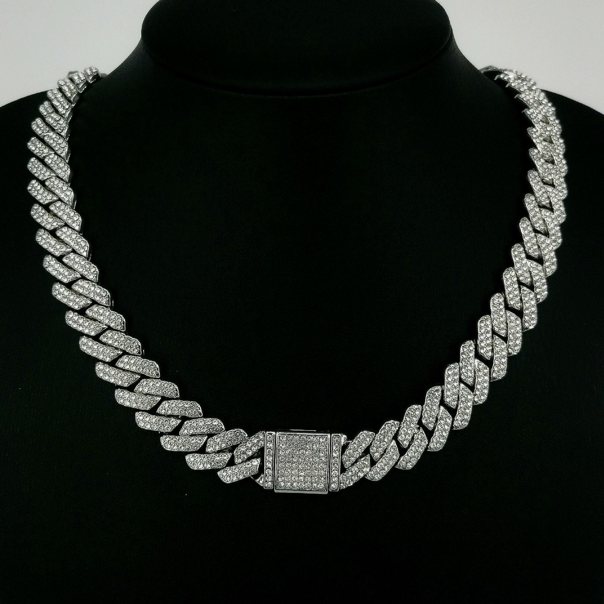 Collar de estilo hip hop para hombre con cadena cubana de aleación y diamantes de 14 mm en forma de rombo. 