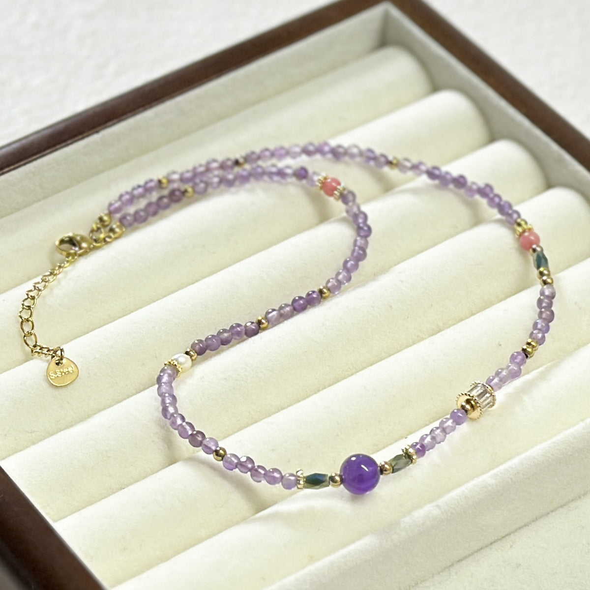 Collar de acero de titanio con cuentas de piedra natural de color morado mixto, cadena de clavícula apilada para mujer 