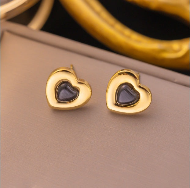1 par de pendientes de acero de titanio chapados en forma de flor con forma de corazón y letras dulces 