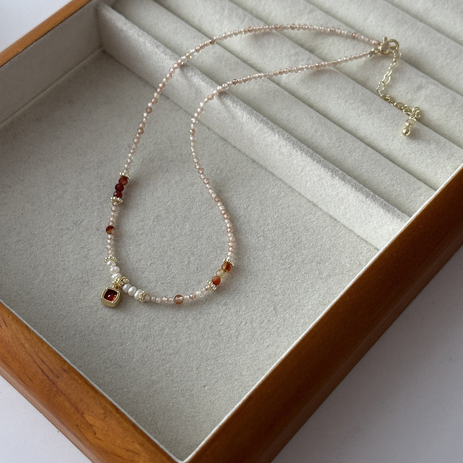 Collar de cuentas de piedra natural con perla de agua dulce y cadena para clavícula 