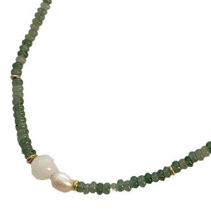 Collar de perlas de agua dulce de piedra natural verde para mujer, cadena de clavícula con cuentas hecha a mano 