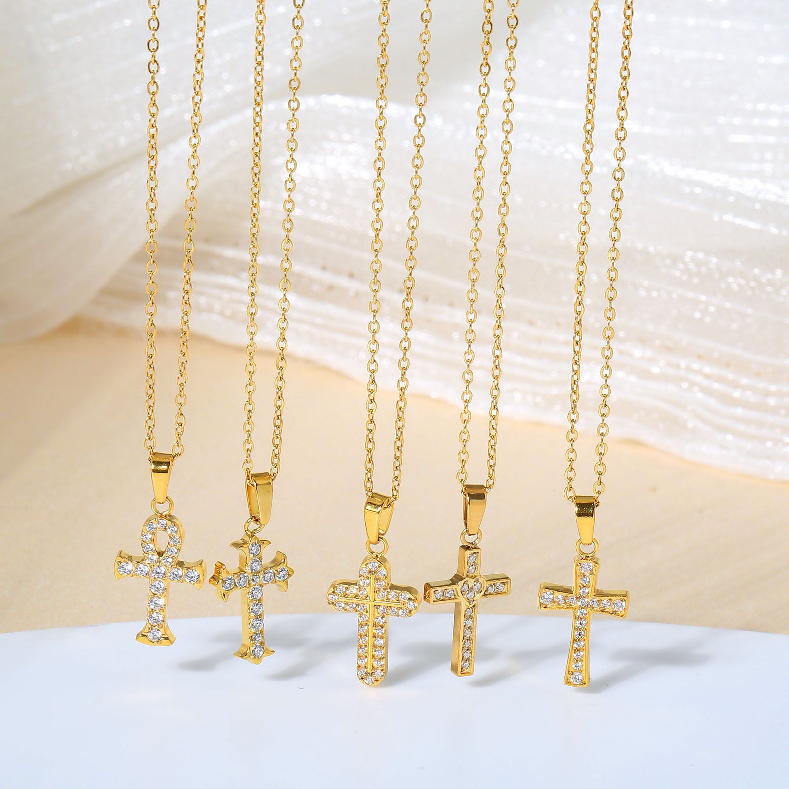Collar de acero de titanio con cruz de circón y cadena de clavícula de acero inoxidable