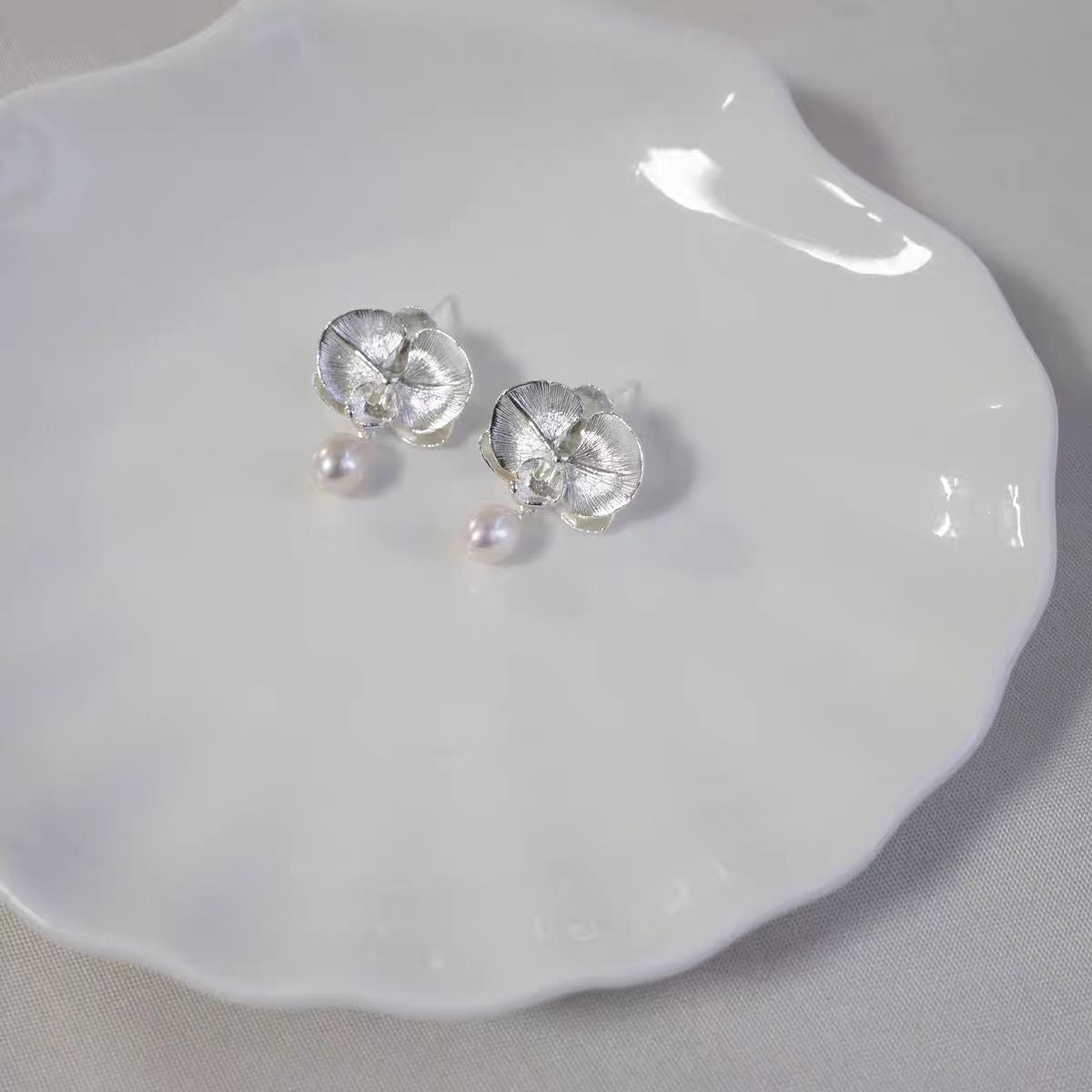 Pendientes de plata S925 con incrustaciones de perlas Phalaenopsis y aguja 