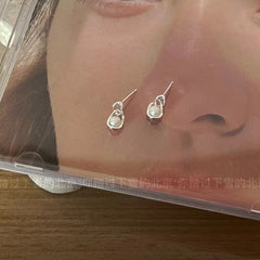 Pendientes de botón con forma de perla natural ovalada irregular con mini incrustaciones (2 pares) 