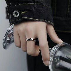 Anillo de aleación de línea metálica para hombre 